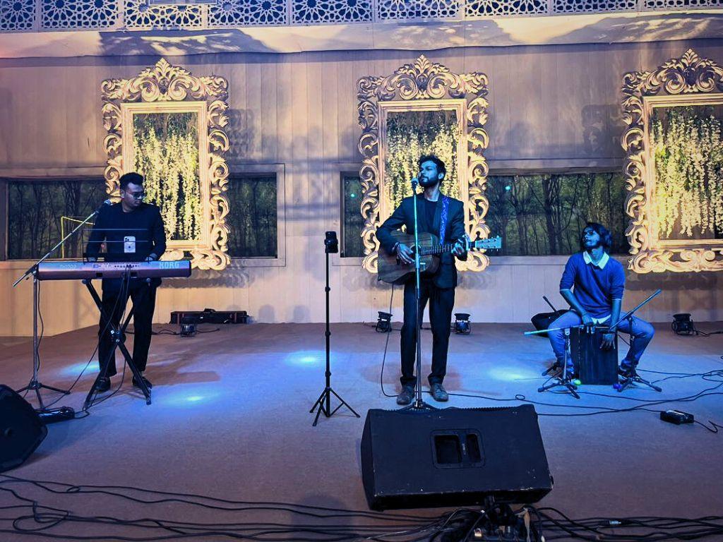 How to start a career as Professional Live Musician